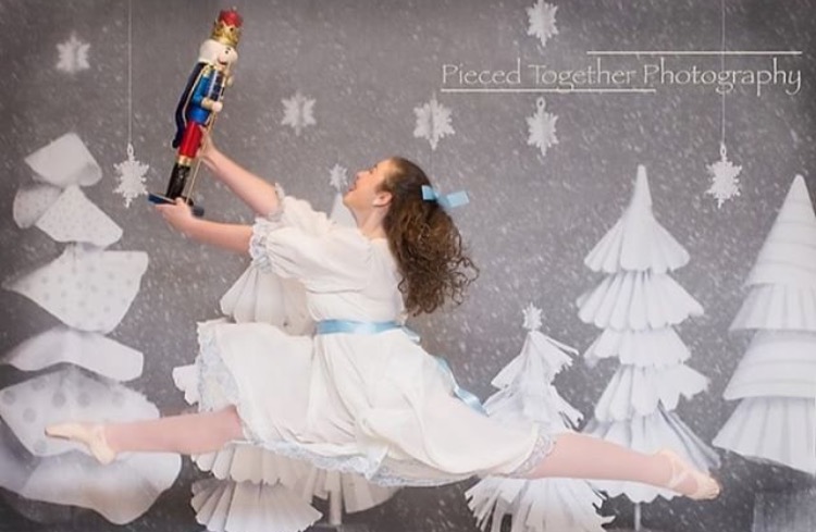 Shelby+Summers+performs+in+the+Nutcracker.