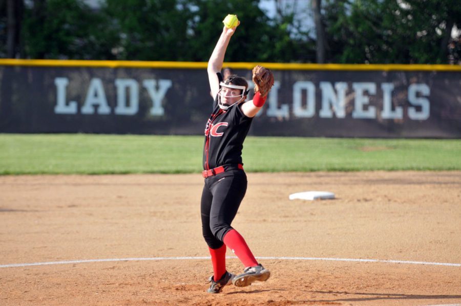 Softball team uses bonding to achieve success