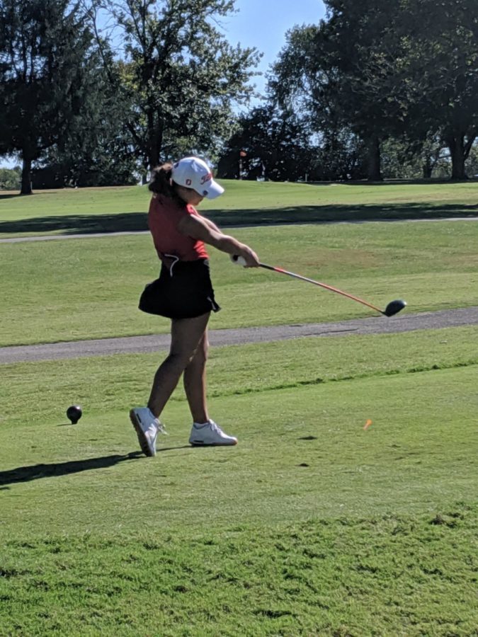 Hannah Curreri tees off at state